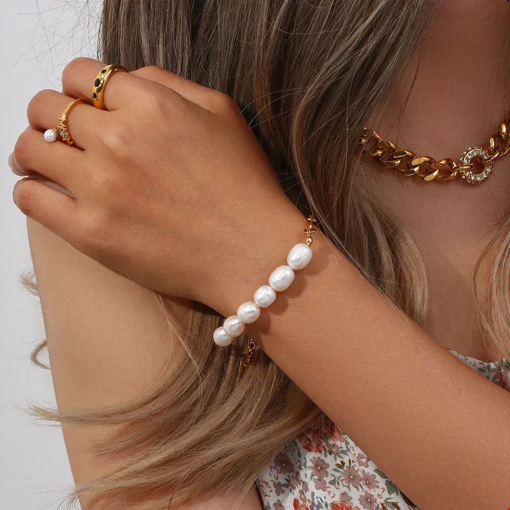 The Allure of Freshwater Pearls: Unveiling their Meaning and Symbolism 