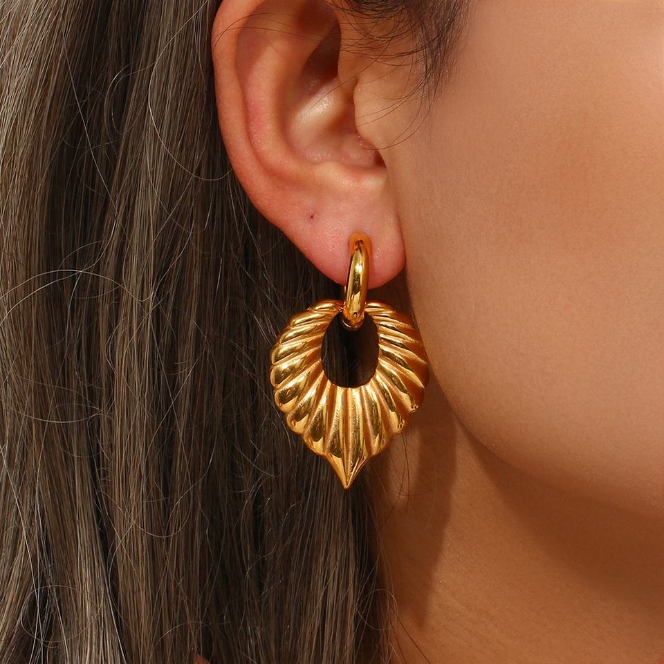 Penelope Leaf Earrings Image