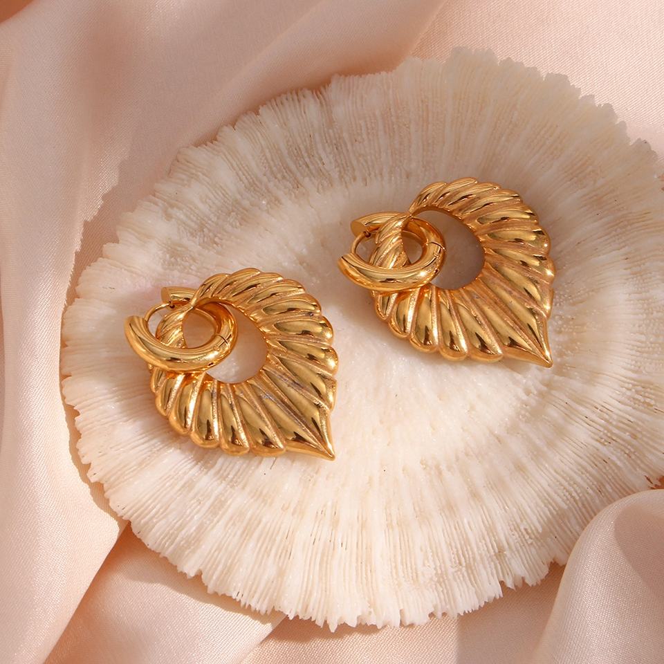 Penelope Leaf Earrings Image