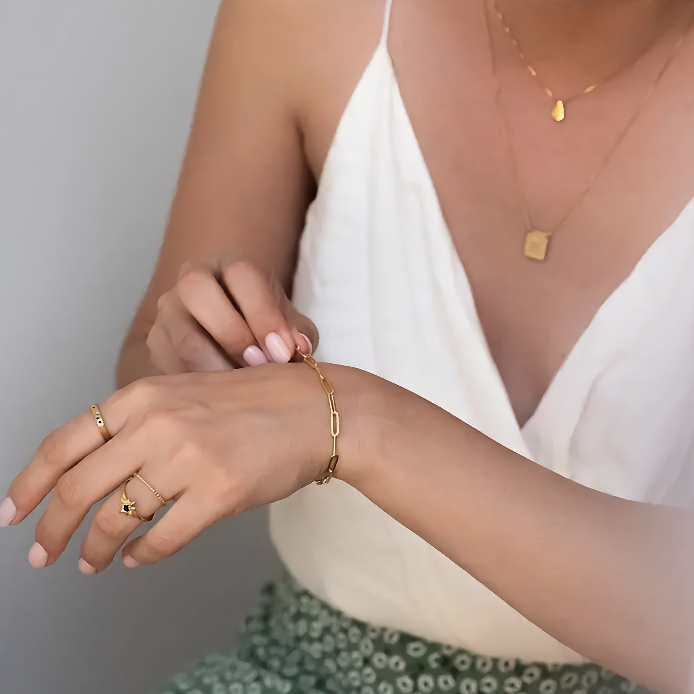 Eloise Gold Paperclip Bracelet Image