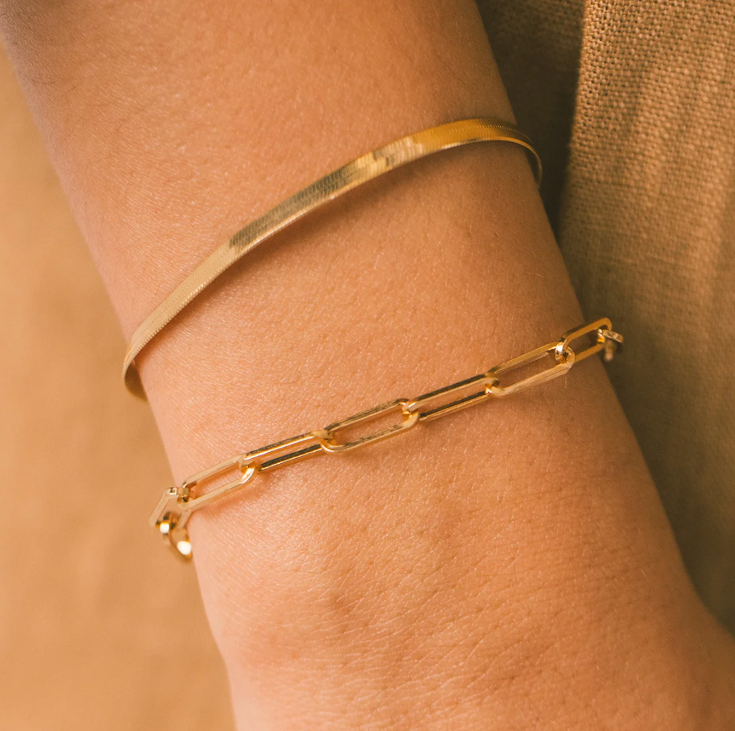 Eloise Gold Paperclip Bracelet Image