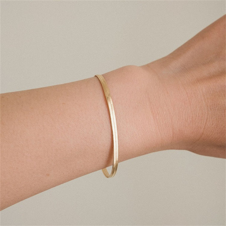 Vida Gold Herringbone Bracelet Image