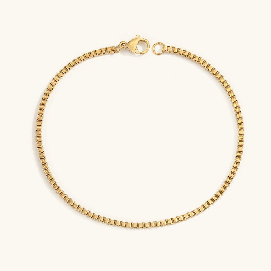 Victoria Gold Chain Bracelet Image