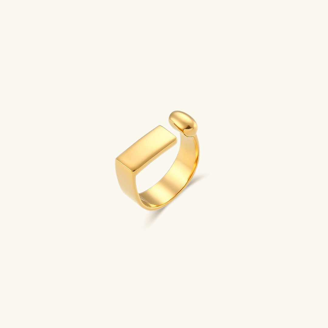 Cadenza Gold Ring Image