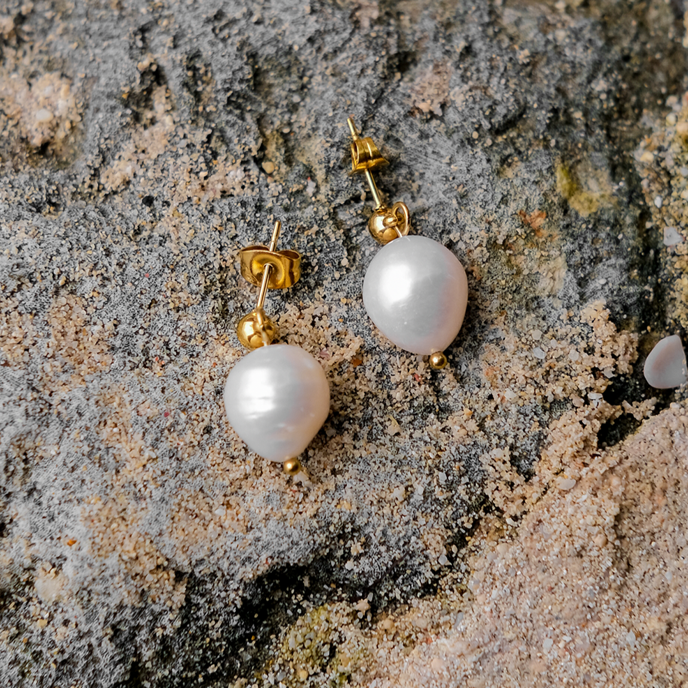 Gloria Freshwater Pearl Earrings Image