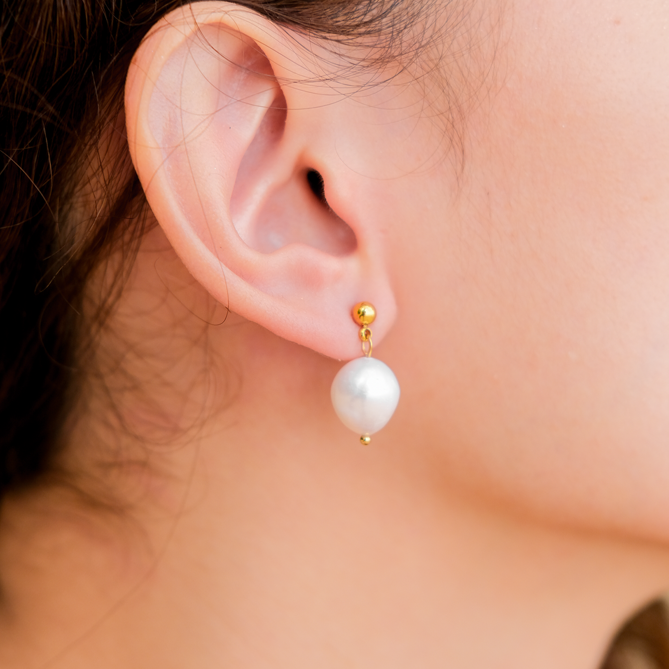 Gloria Freshwater Pearl Earrings Image