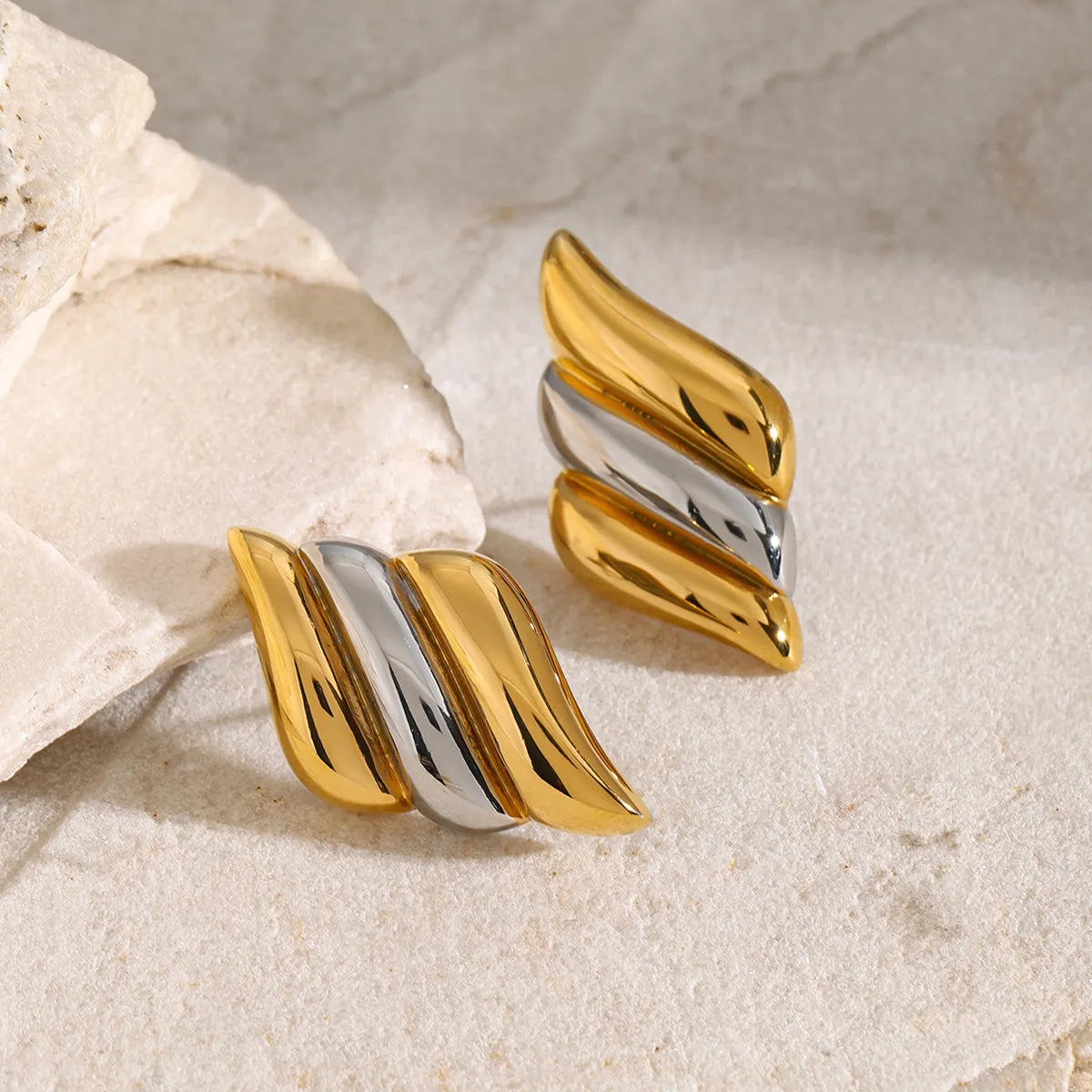 Vera Gold Earrings Image