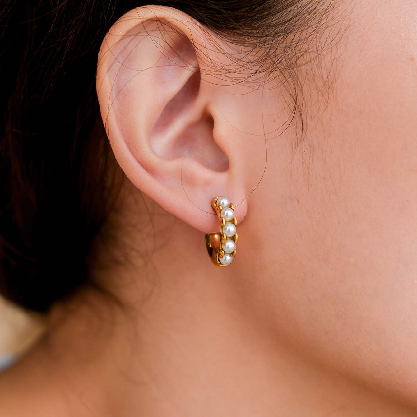 Irene Pearl Hoop Earrings Image