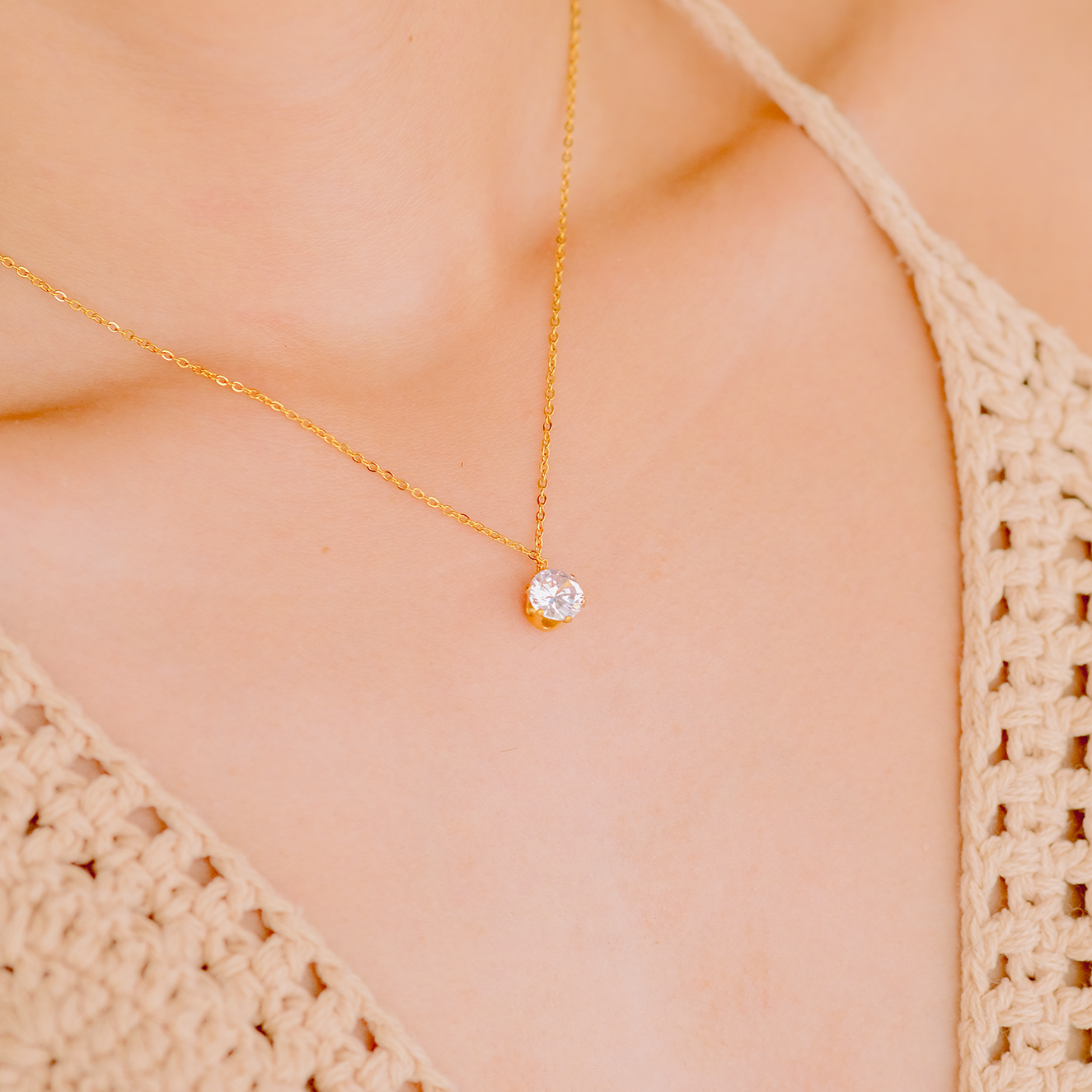 Kyla Solitaire Gold Necklace Image