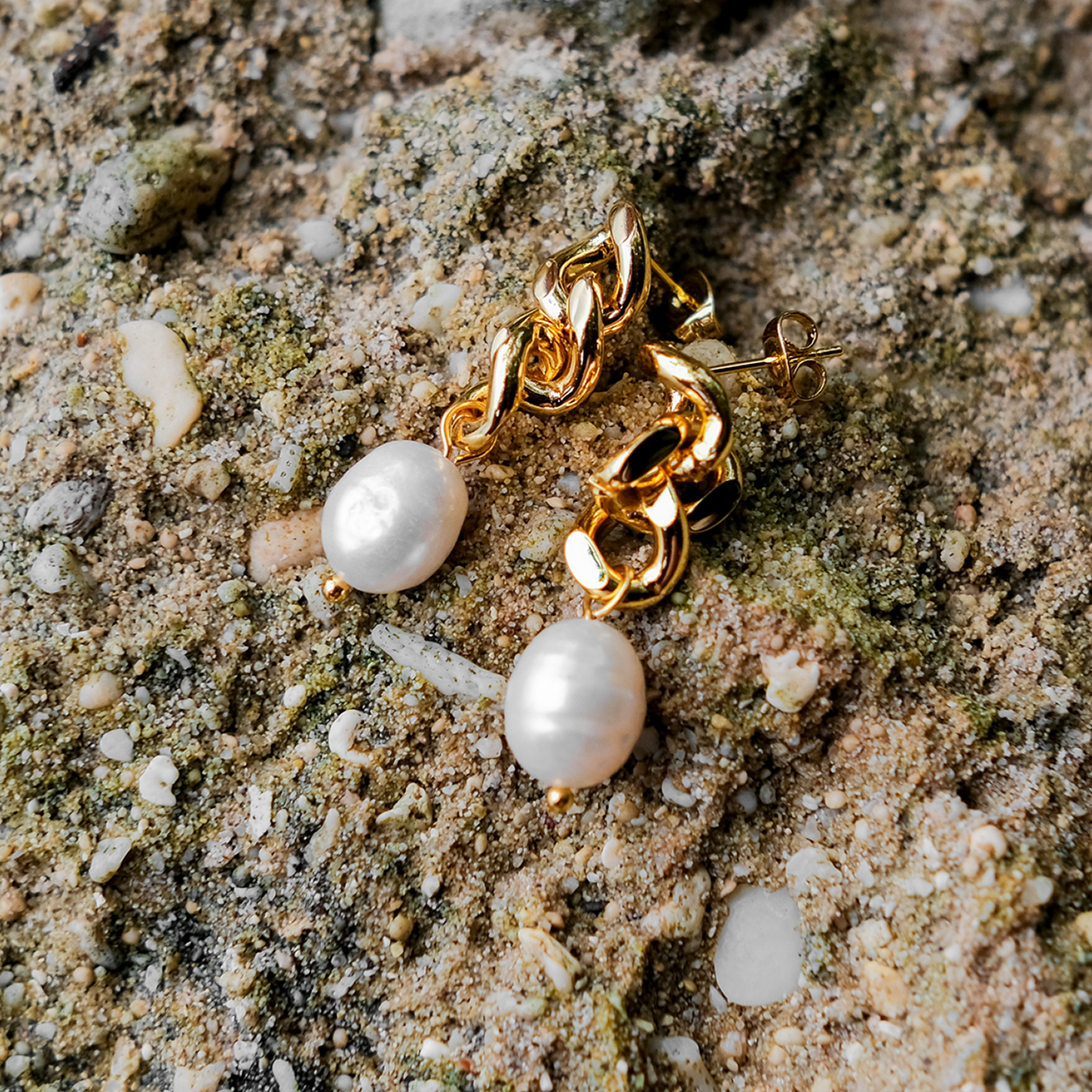 Lumina Pearl Earrings Image