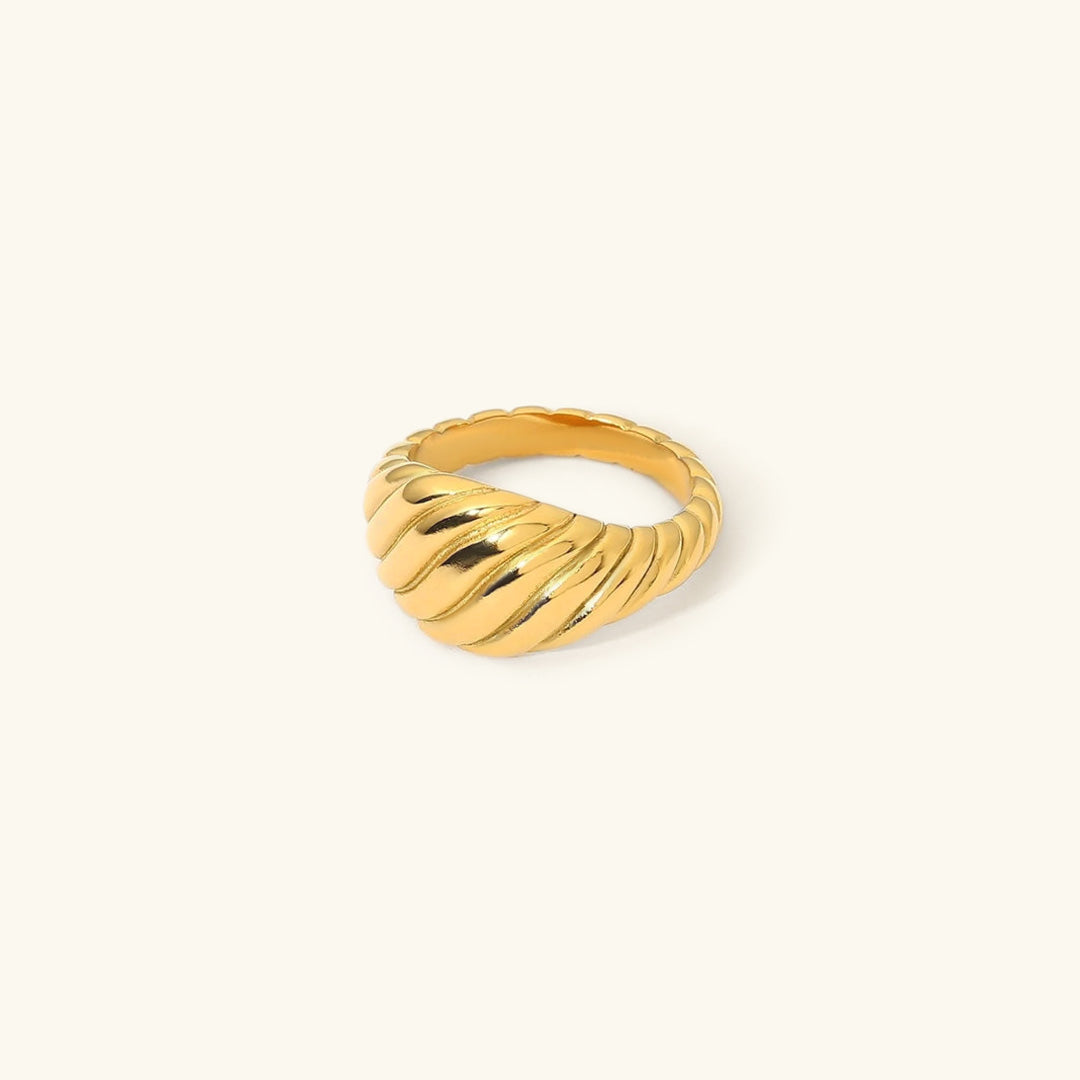 Mia Gold Croissant Ring Image