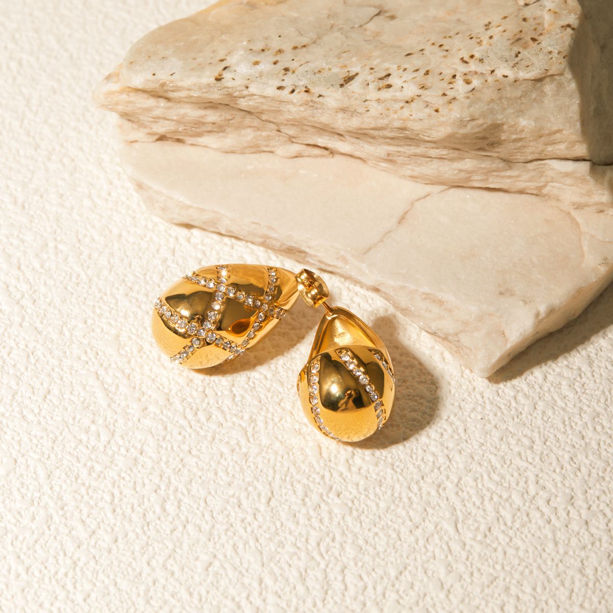 Linnea Gold Earrings Image