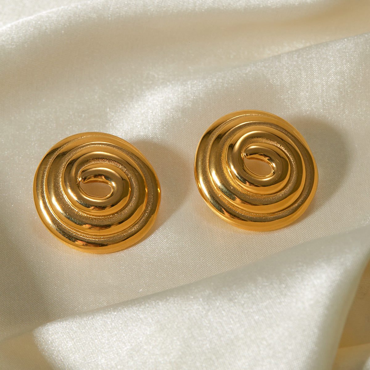 Eliah Gold Earrings Image