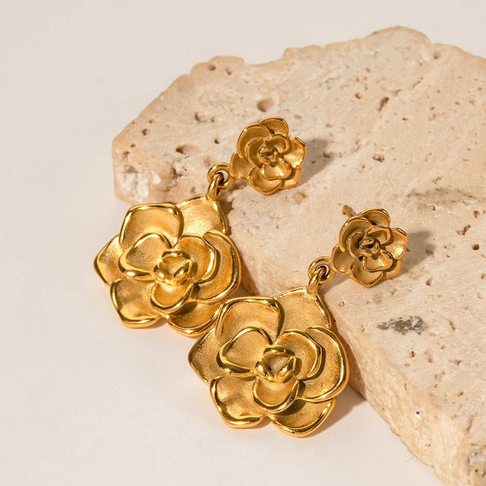 Thelma Gold Earrings Image