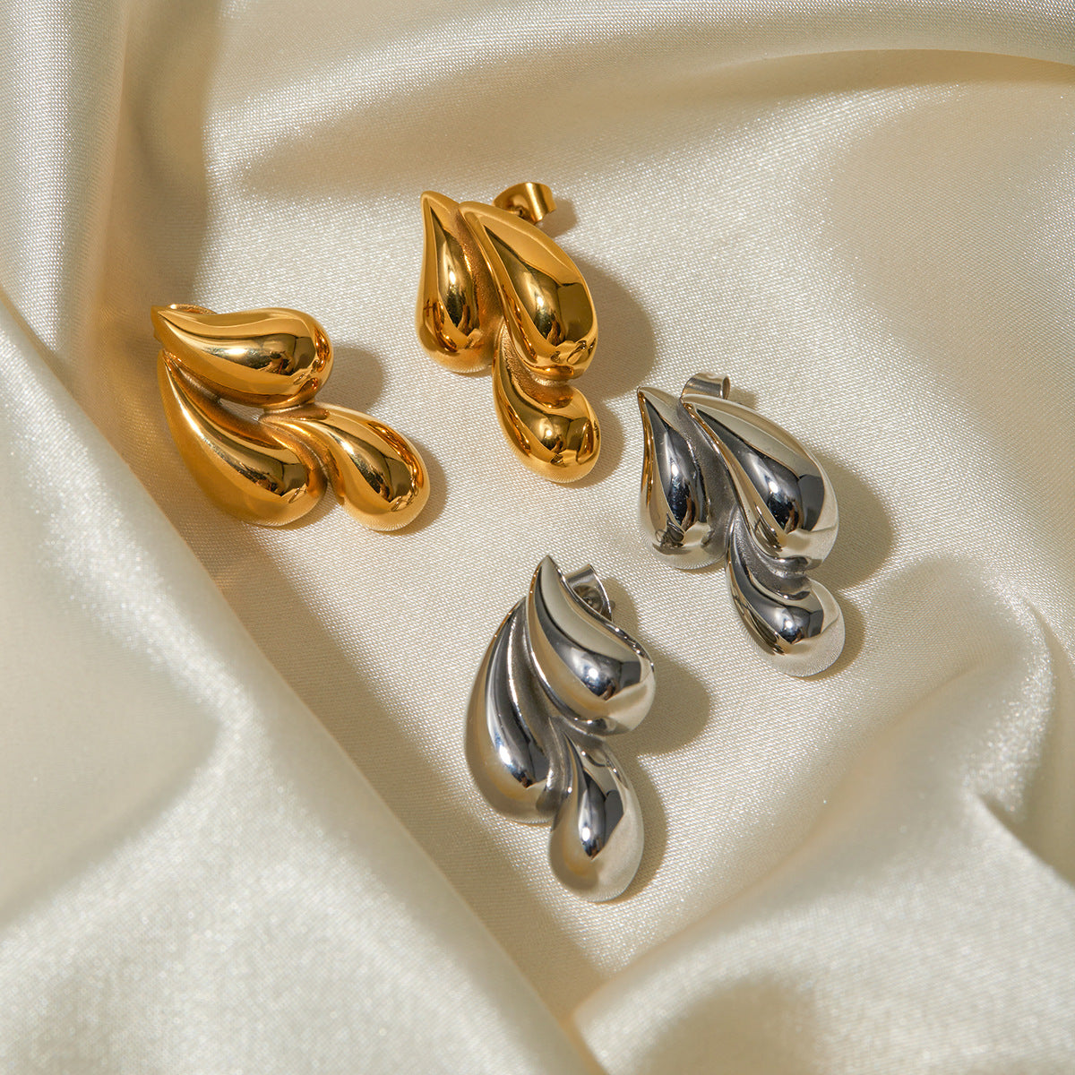 Lulu Gold Earrings Image