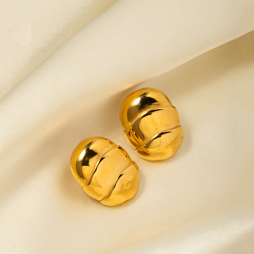 Willa Gold Earrings Image