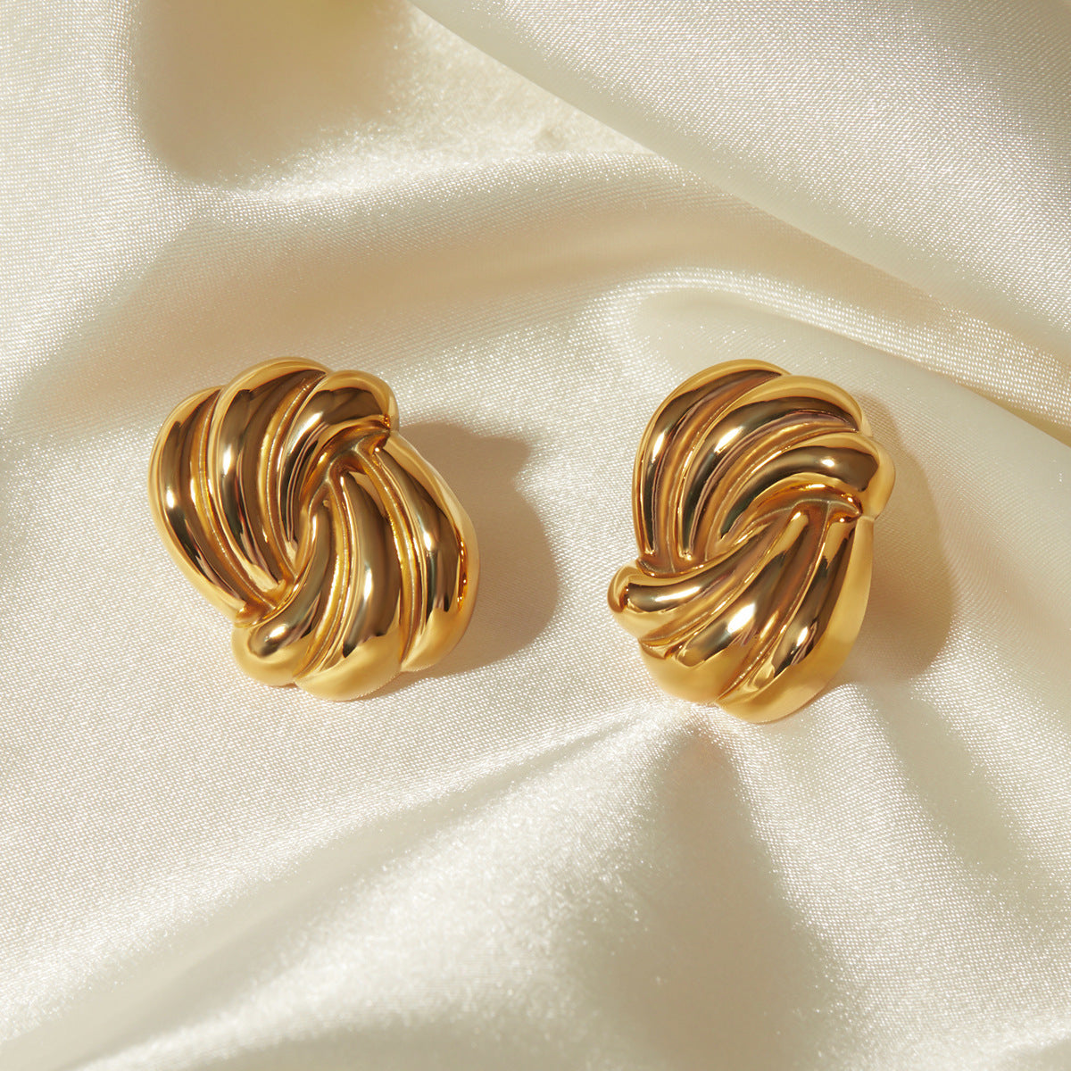 Floriana Gold Earrings Image