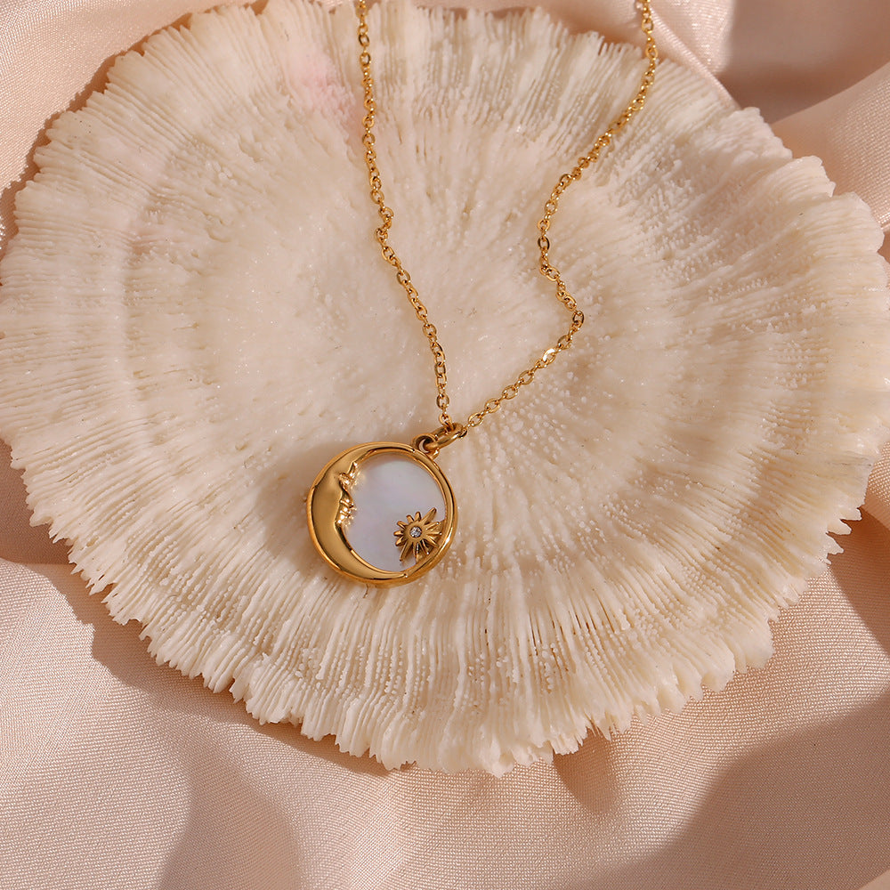 Evangeline Lunar Gold Necklace Image