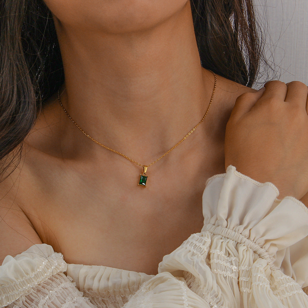 Emi Green Necklace Image