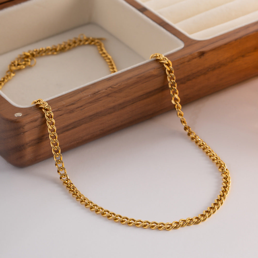 Avana Gold Chain Necklace Image