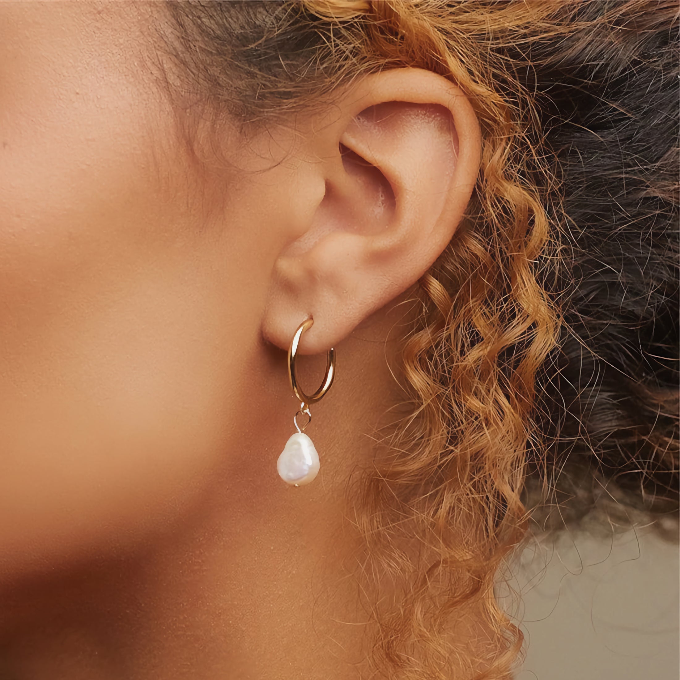 Asa Freshwater Pearl Earrings Image