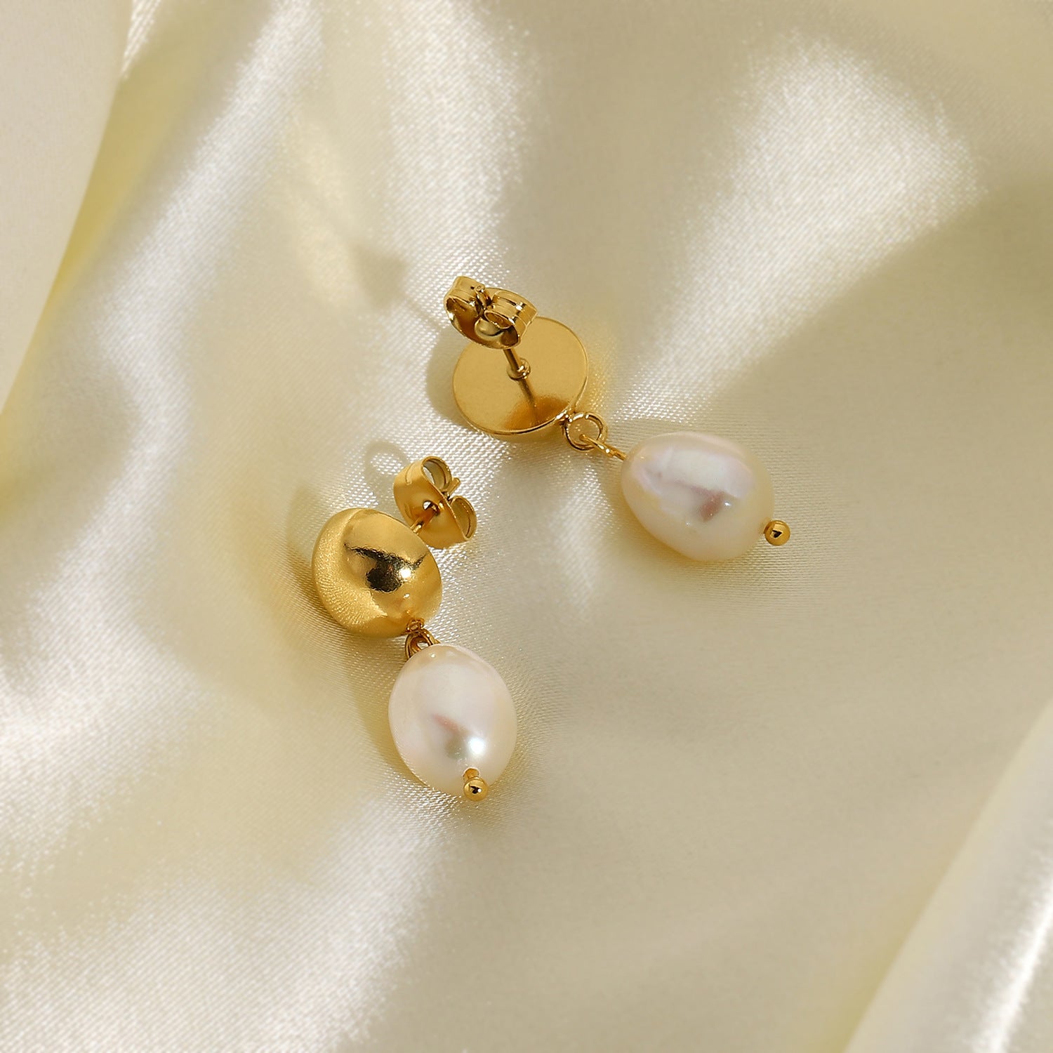 Cornelia Freshwater Pearl Earrings Image