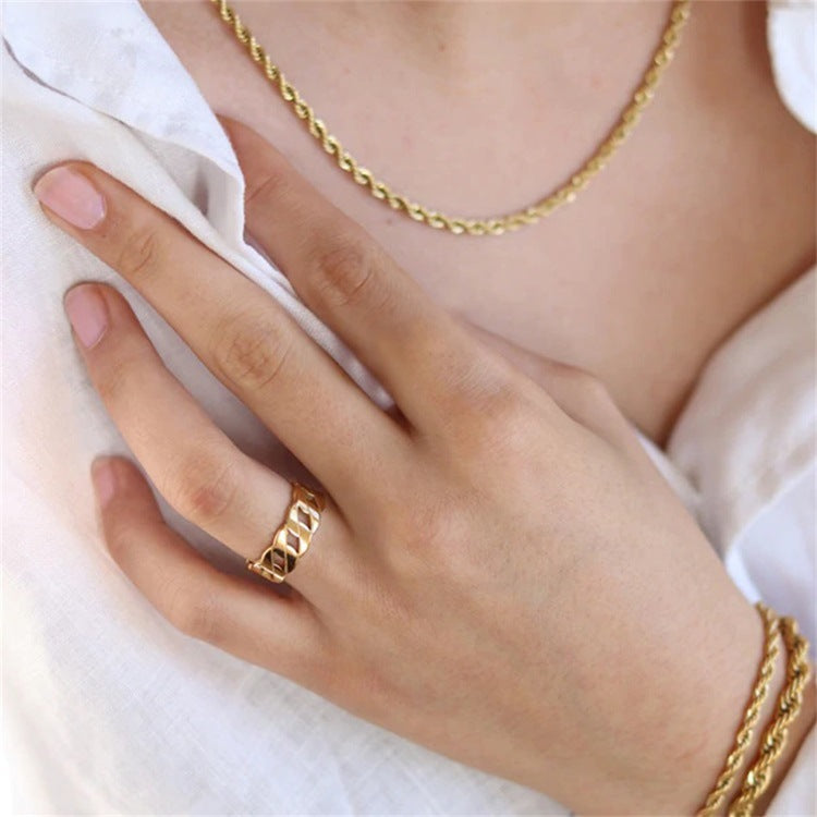 Leah Gold Ring Image