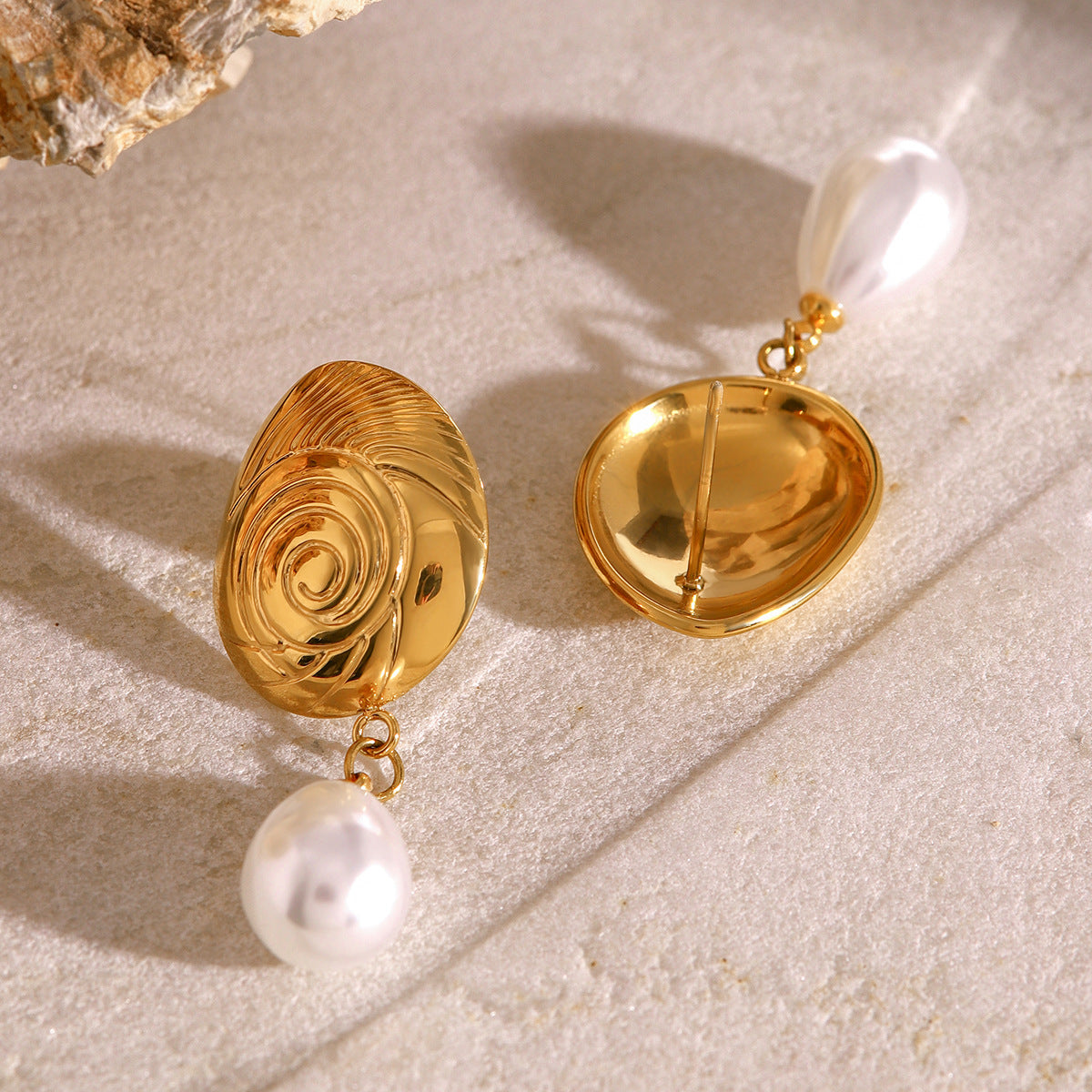 Eleonora Freshwater Pearl Earrings Image