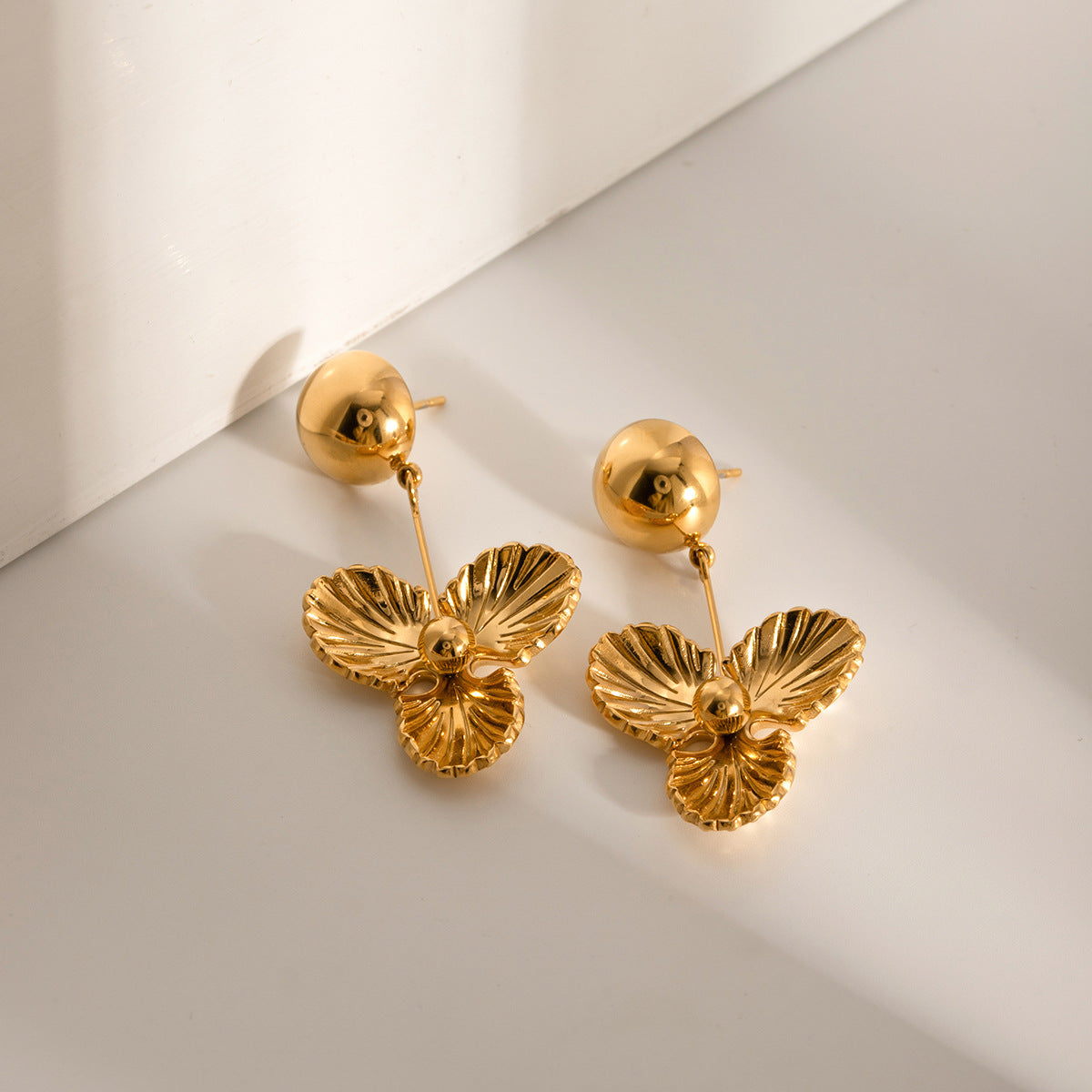 Andrea Gold Earrings Image