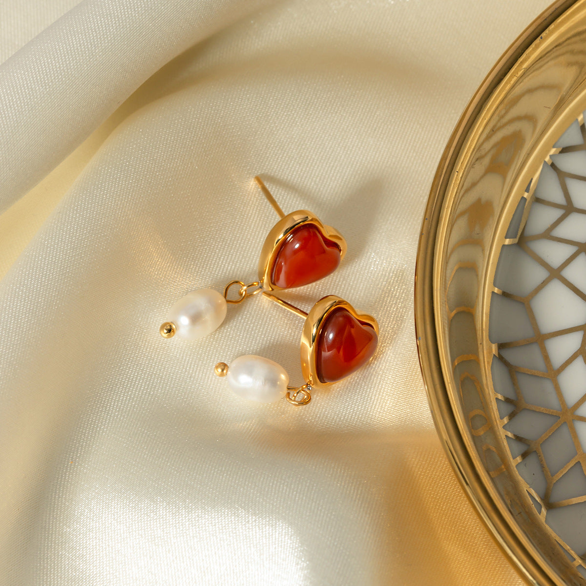 Sabina Pearl Heart Gold Earrings Image