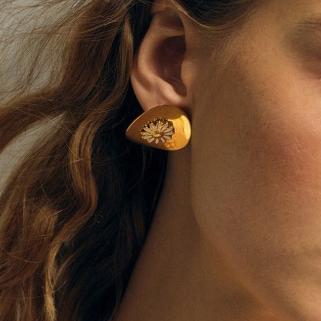 Georgiana Gold Earrings Image