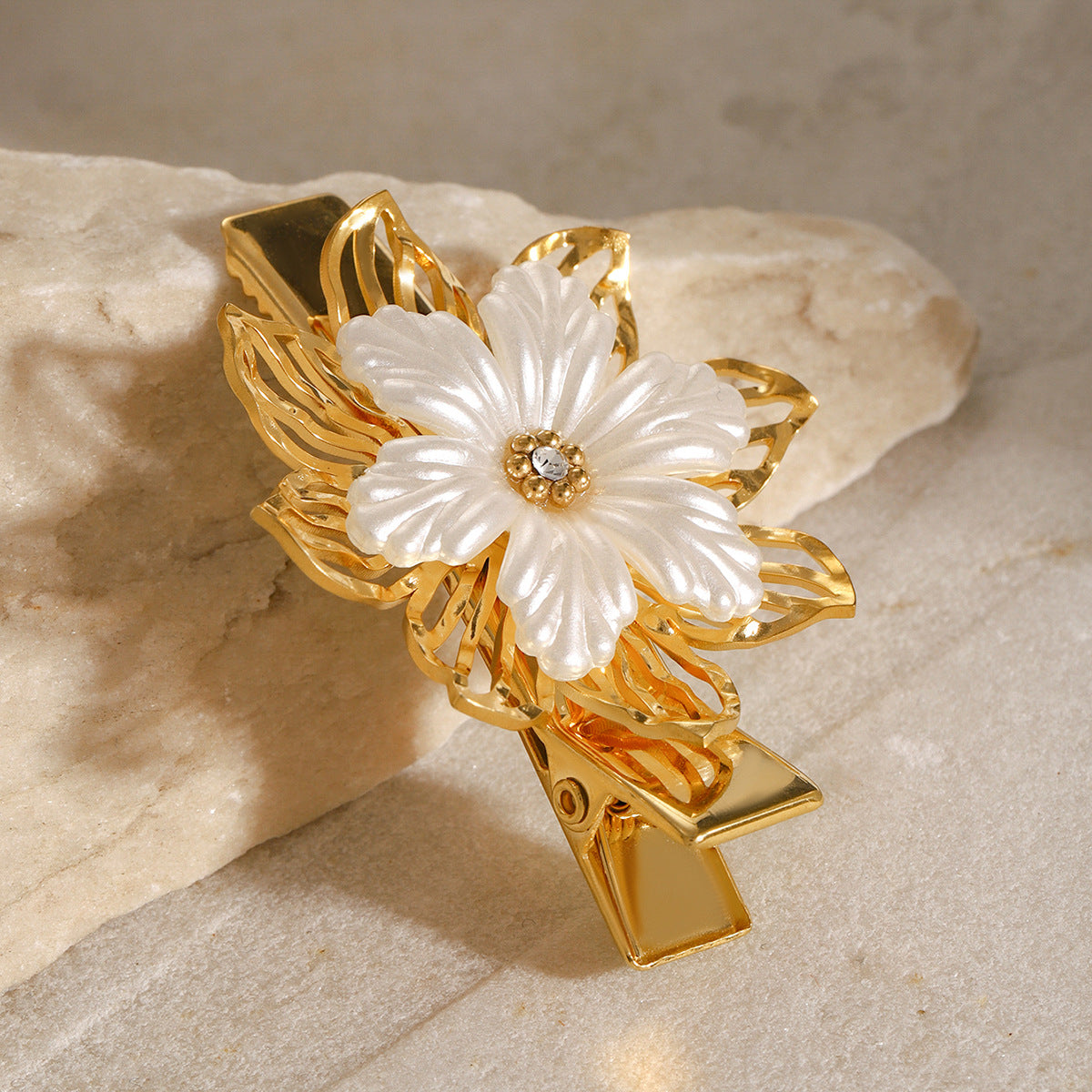 Floral Pearl Hair Clip Image