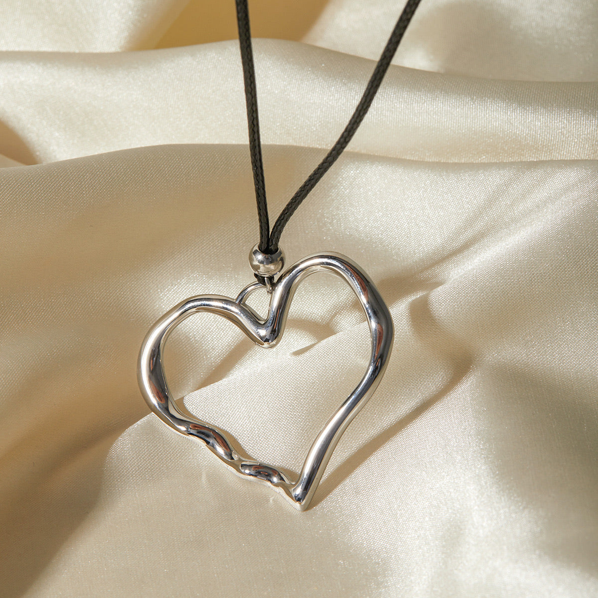 Francine Heart Pendant Image