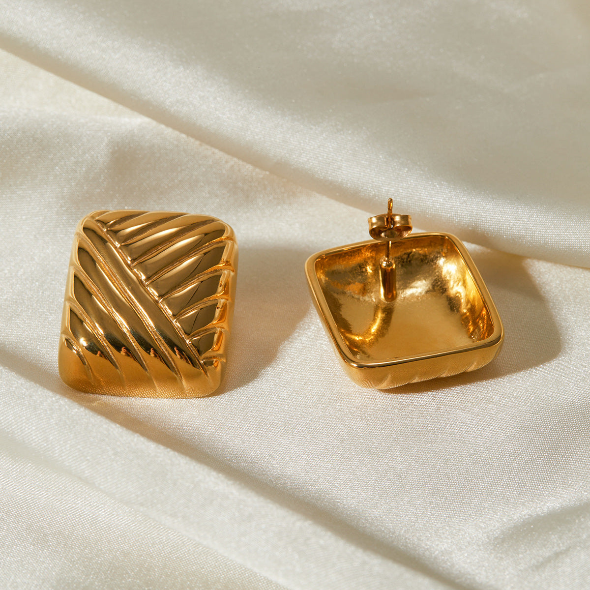 Inez Gold Earrings Image