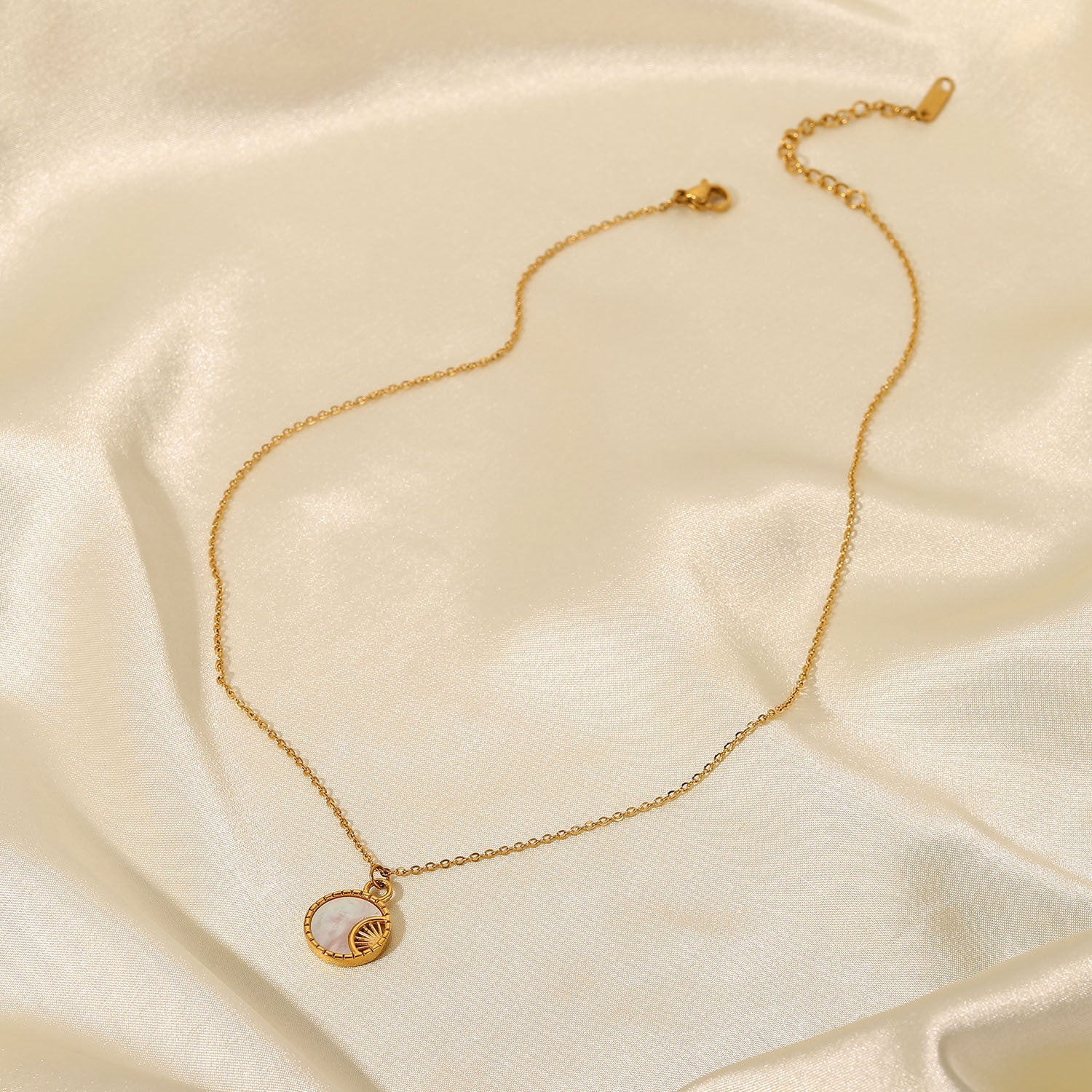 Brooklyn Freshwater Pearl Necklace Image