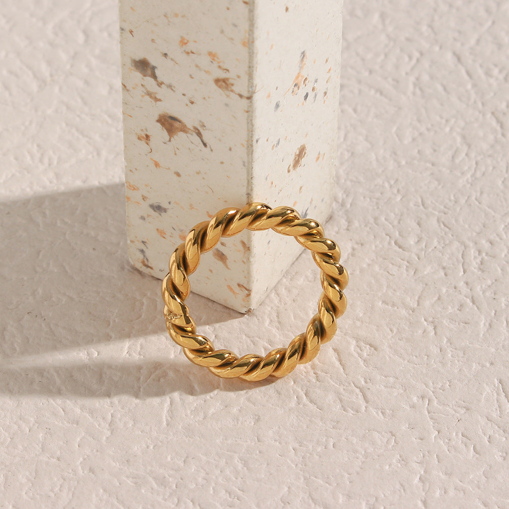 Melody Gold Twist Ring Image