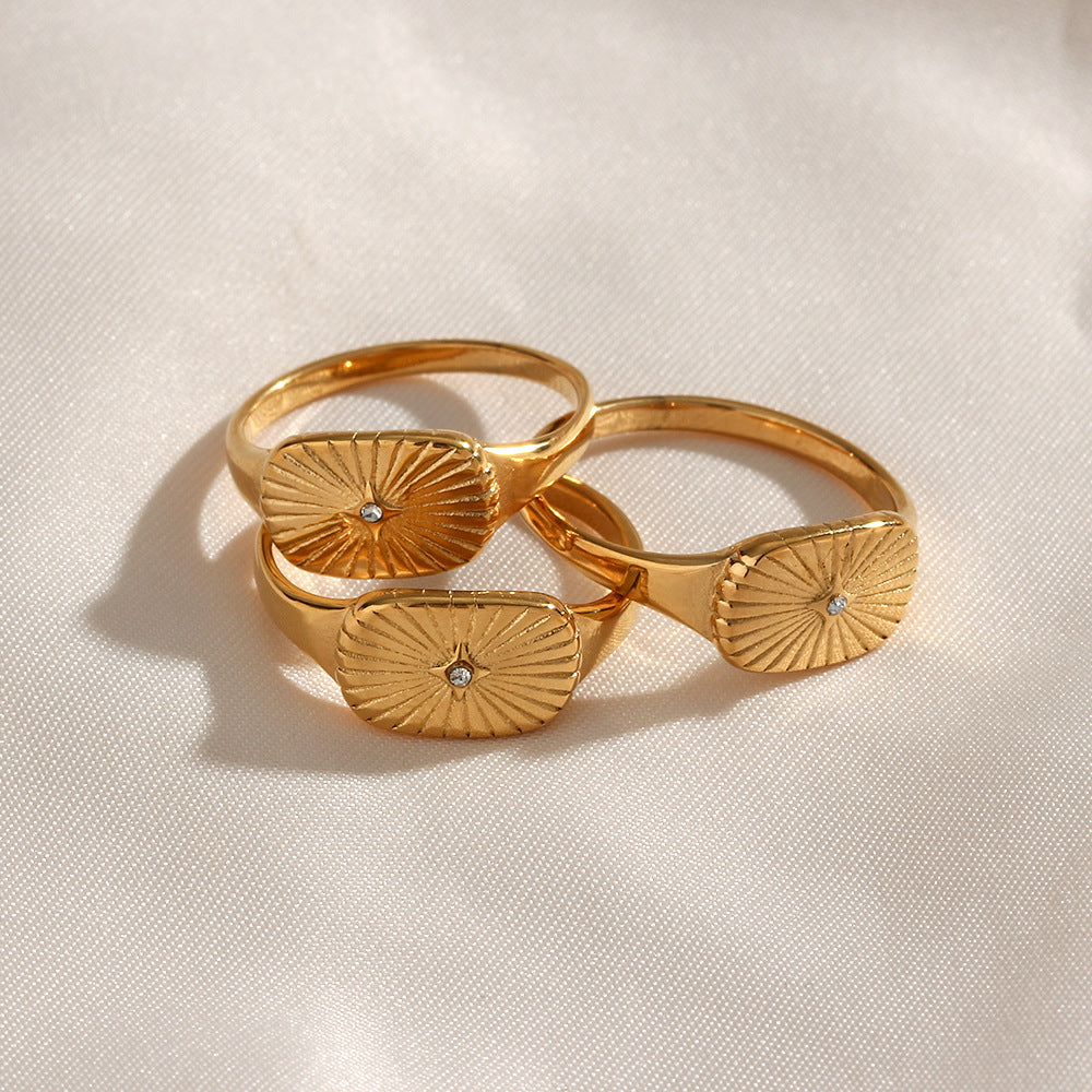 Aglaia Gold Ring Image