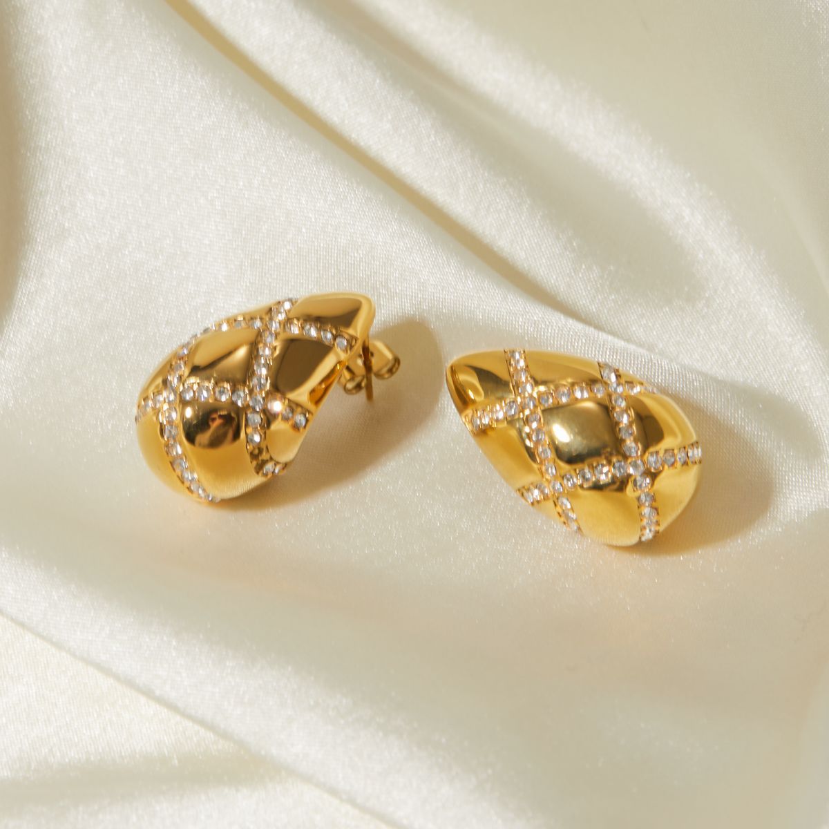 Linnea Gold Earrings Image