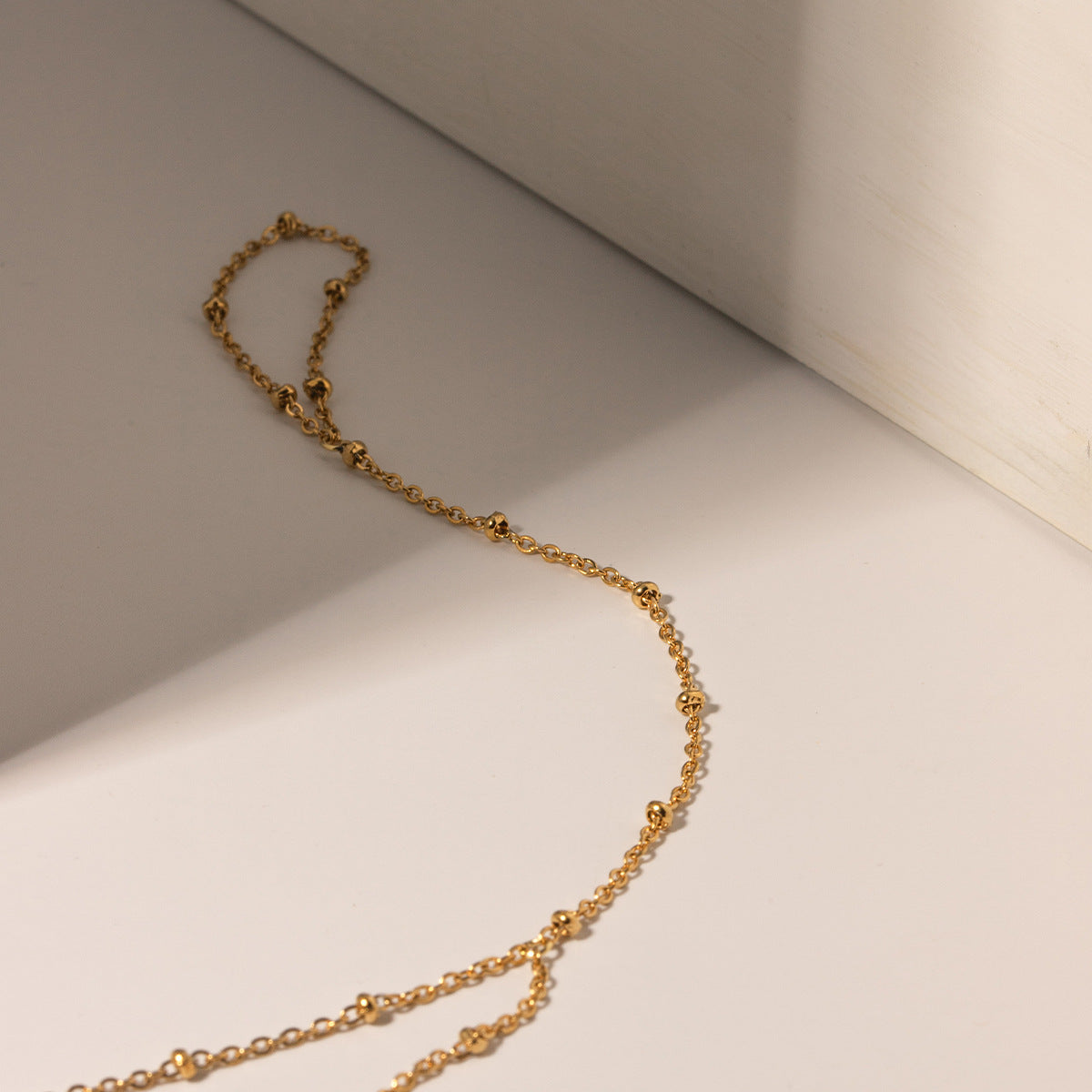 Evelyne Gold Chain Bracelet Image