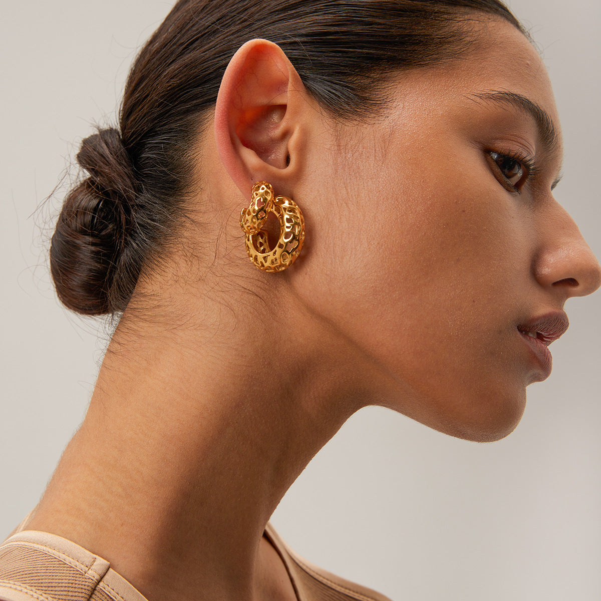 Alma Gold Earrings Image