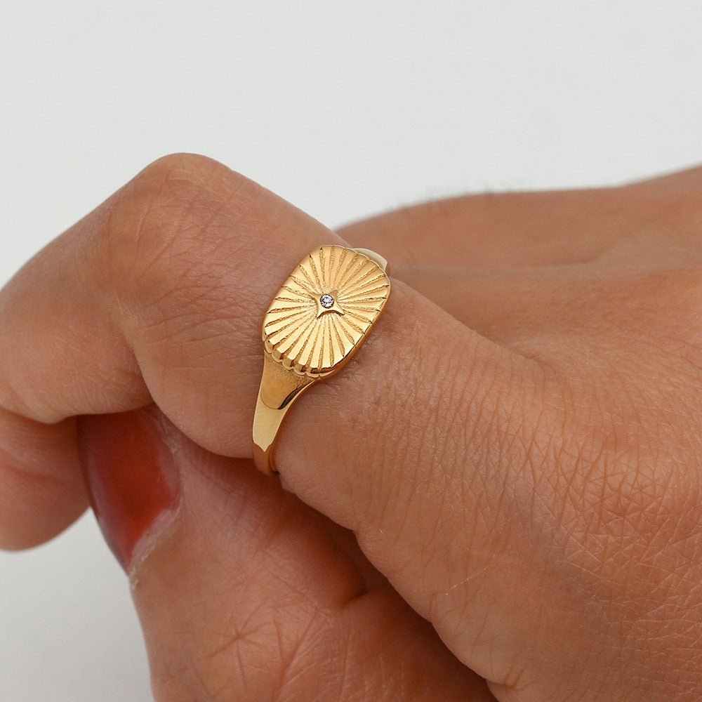 Aglaia Gold Ring Image