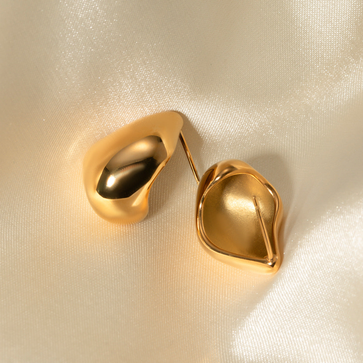 Selena Gold Earrings Image