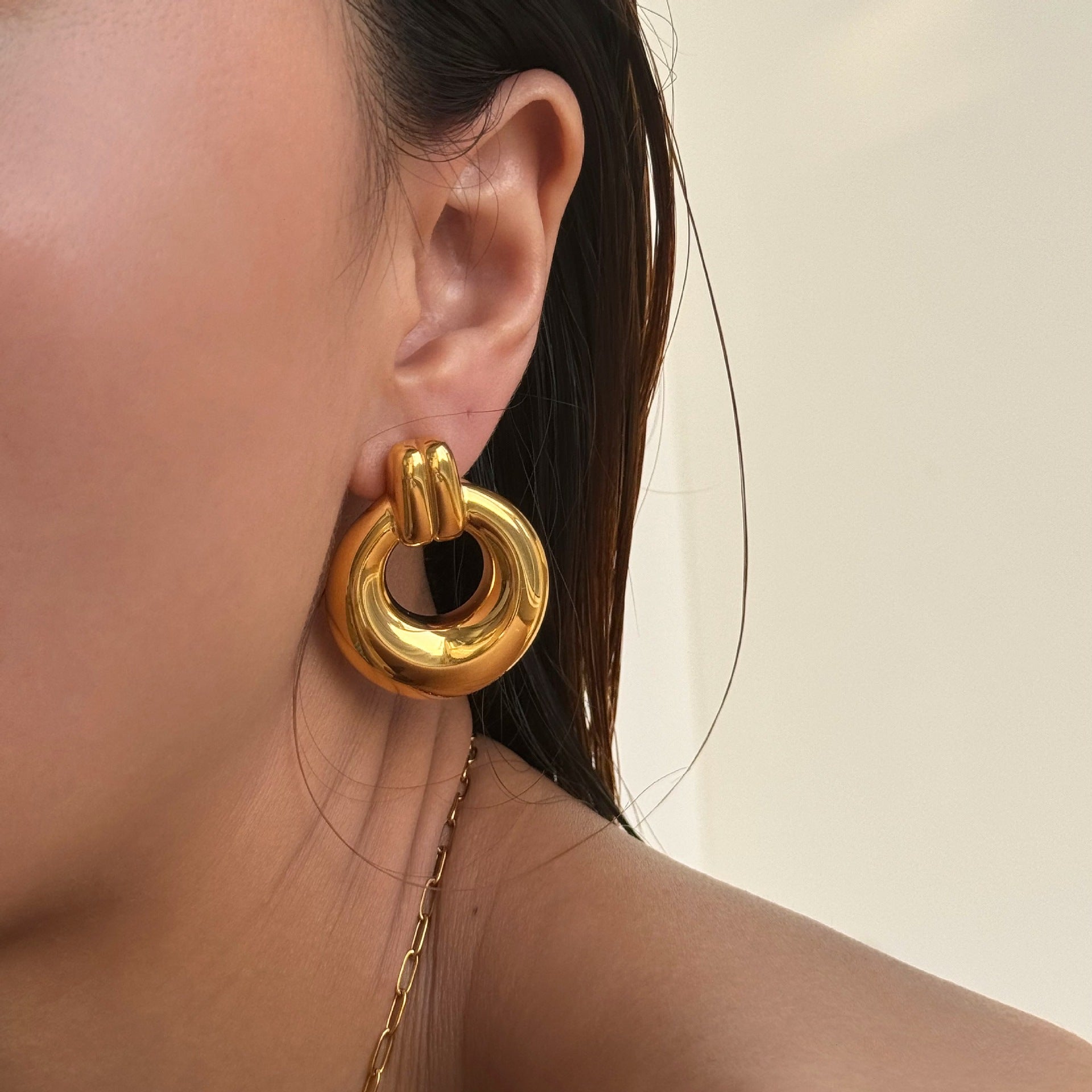 Lynora Gold Earrings Image