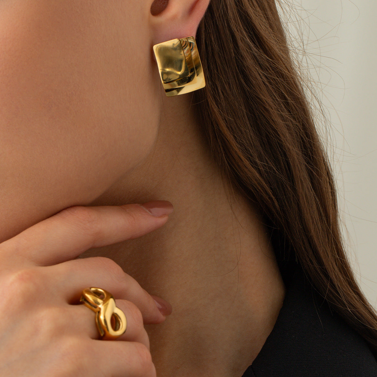 Hettie Gold Earrings Image