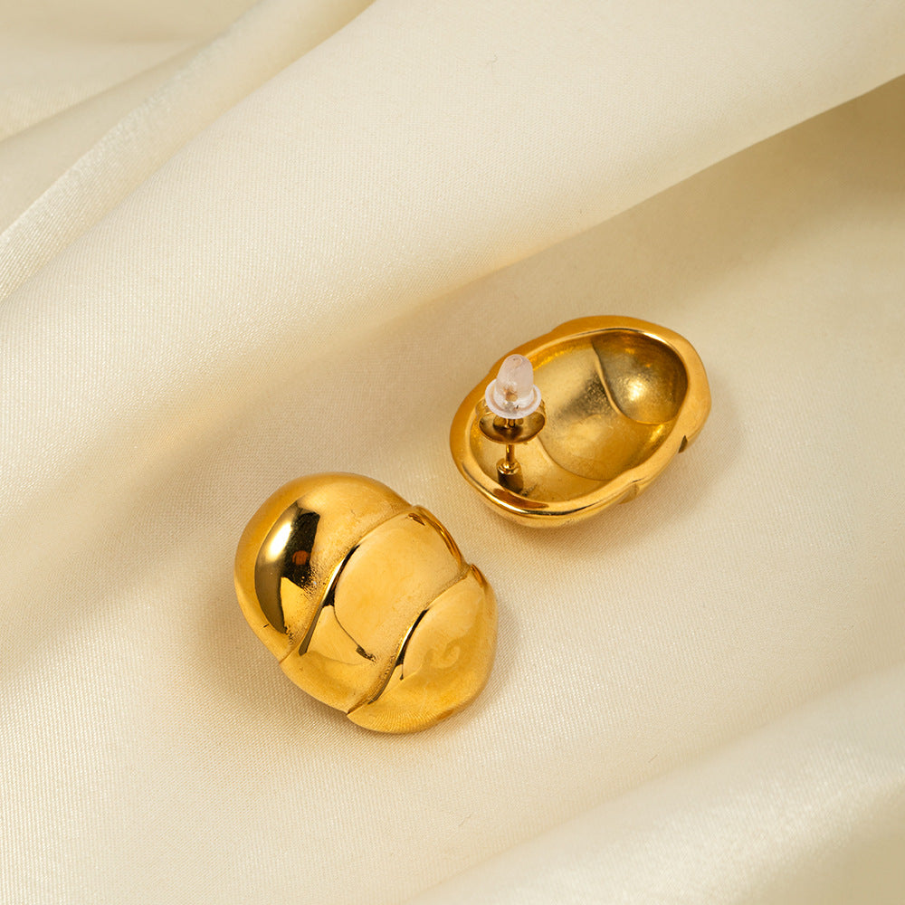 Willa Gold Earrings Image