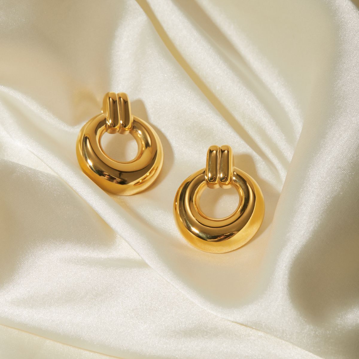 Lynora Gold Earrings Image