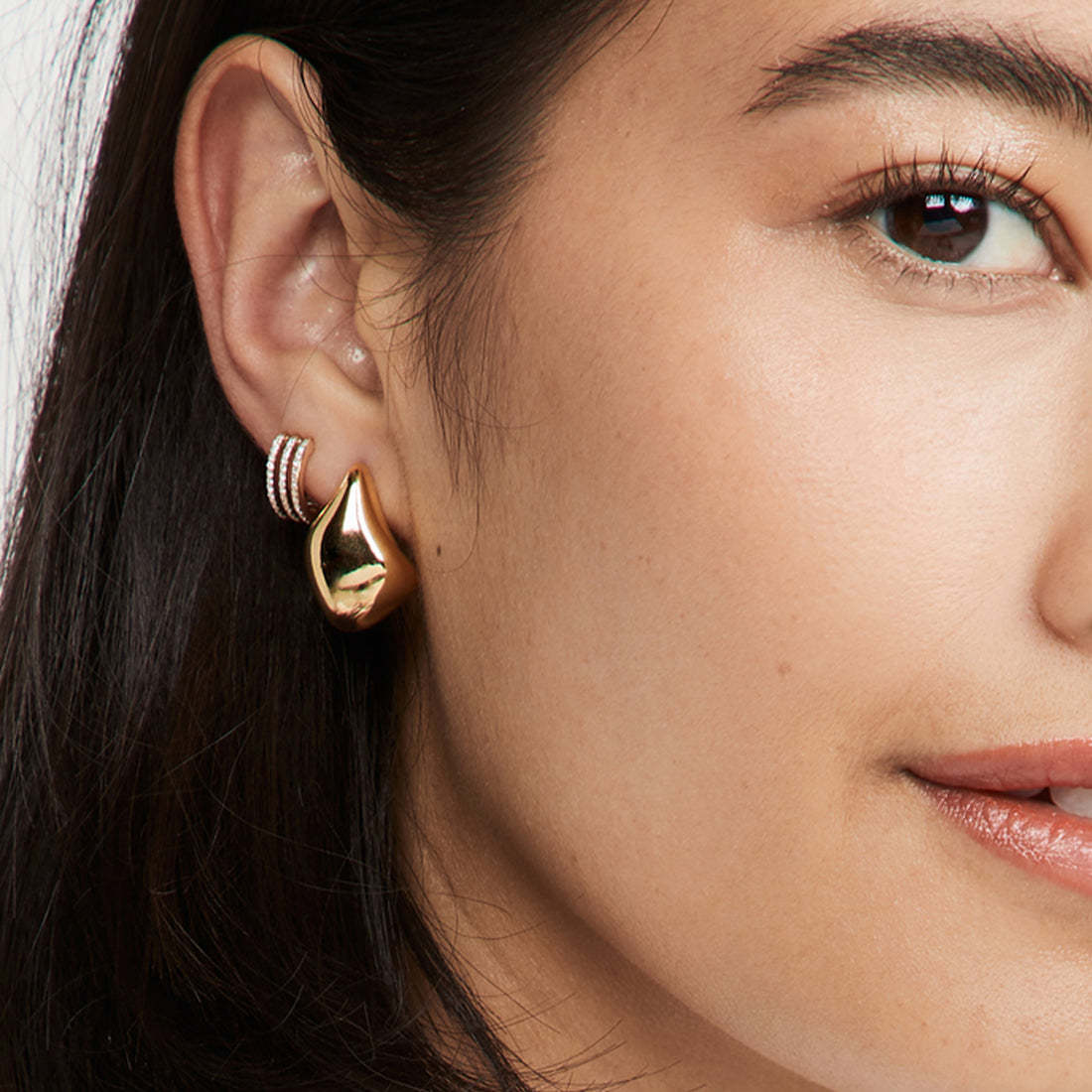 Selena Gold Earrings Image