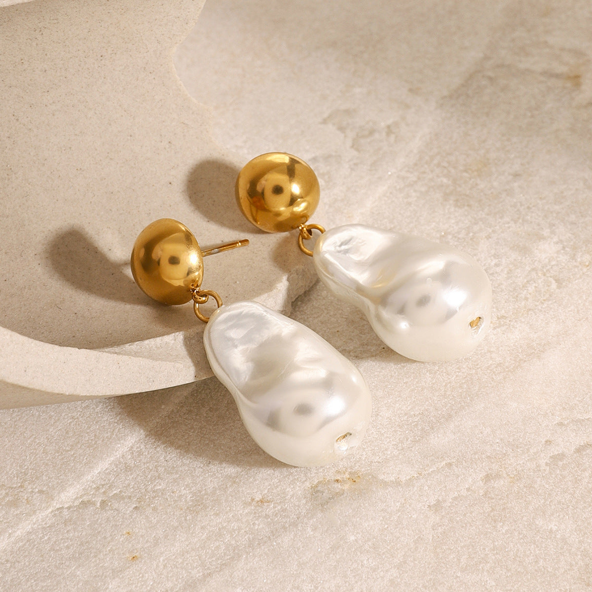 Ariana Chunky Pearl Drop Earrings Image