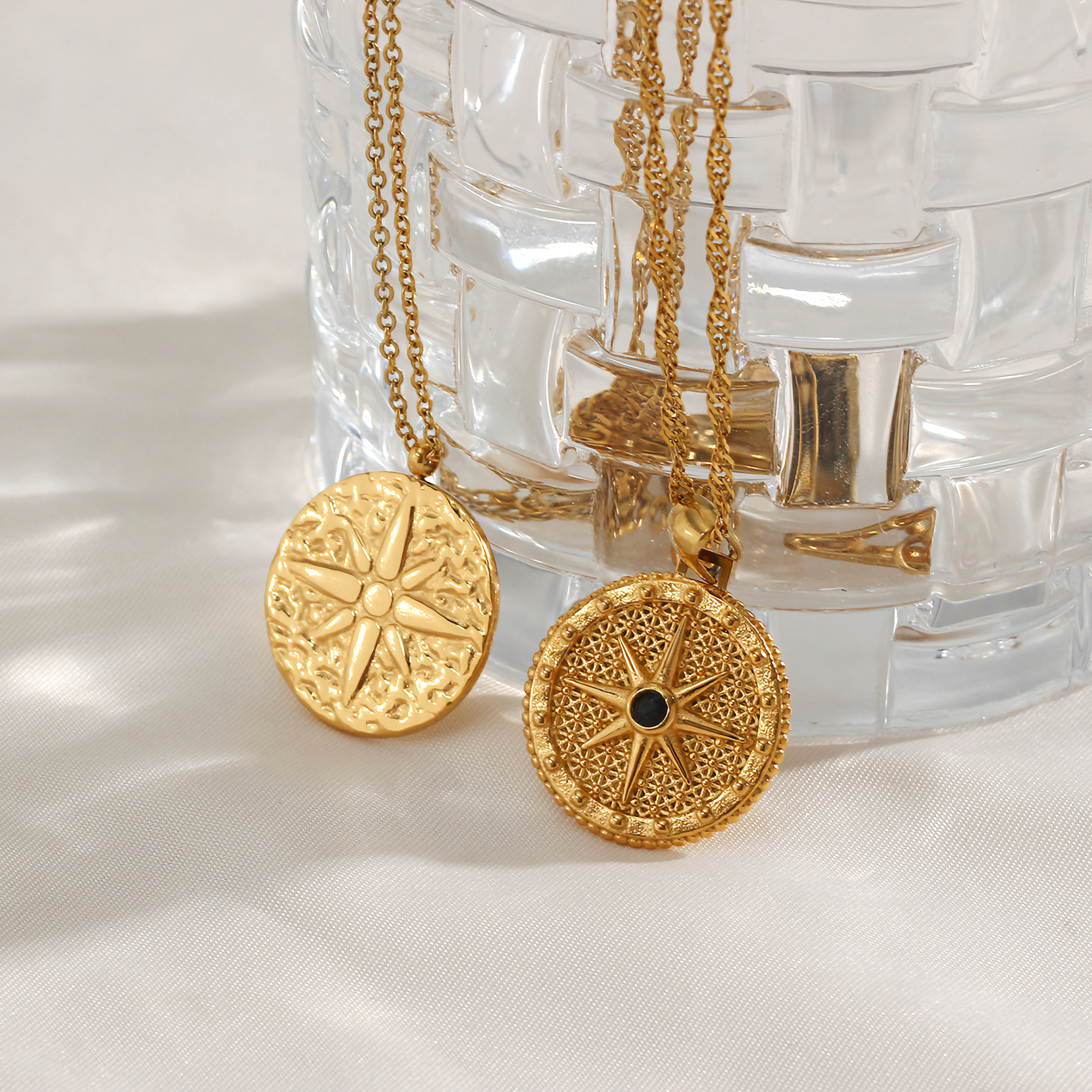 Ellie Compass Necklace Image