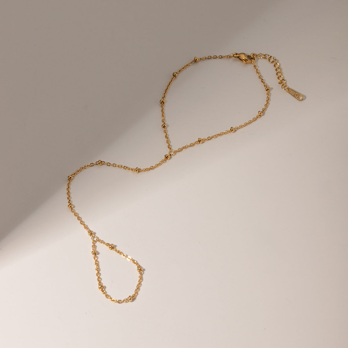 Evelyne Gold Chain Bracelet Image